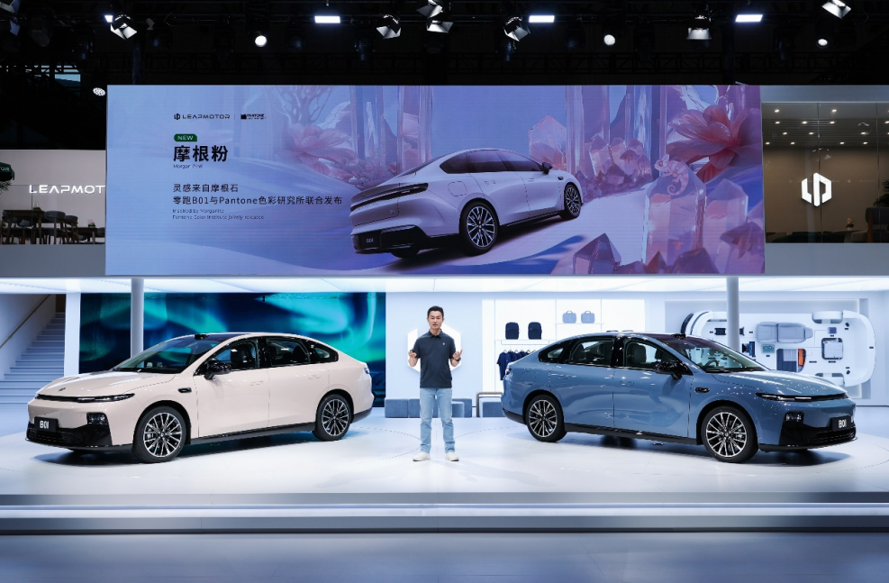 零跑攜全系產品亮相2025上海車展，年輕人的高品質智能轎車B01驚艷首秀